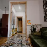 Space Age Apartman