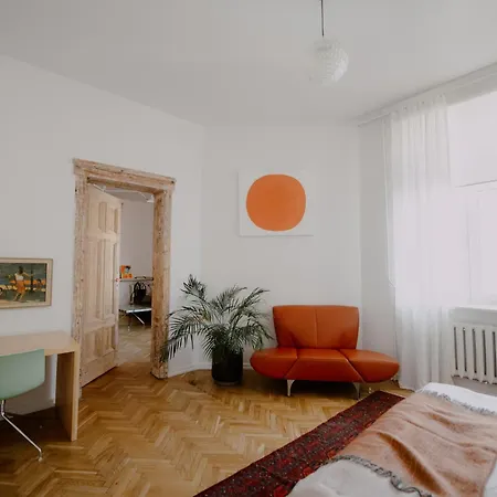Apartment Space Age *
