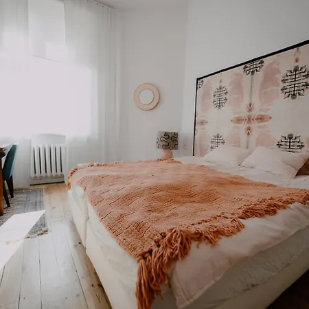 Apartment Space Age