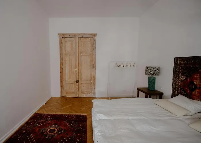 Space Age * وودج