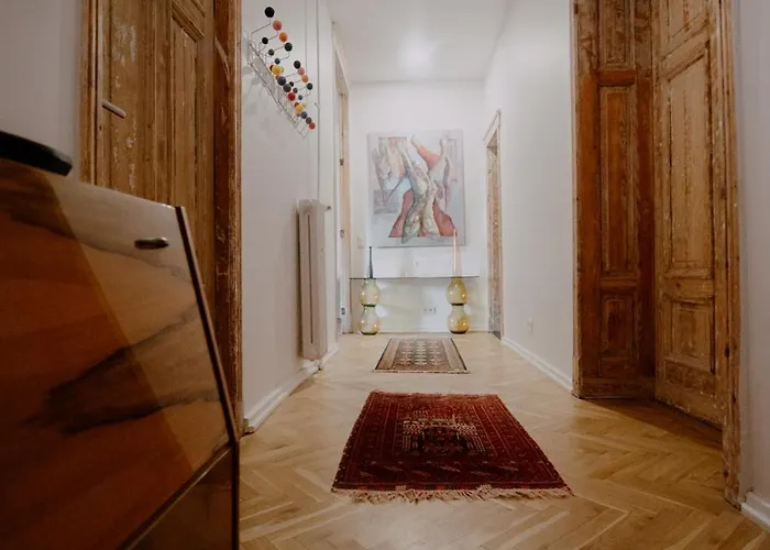 Space Age * وودج